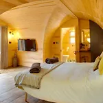 Cliff Stud Retreat - Luxury And Cosy キャンプ場 ヘルムスリー