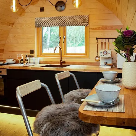 Cliff Stud Retreat - Luxury And Cosy *