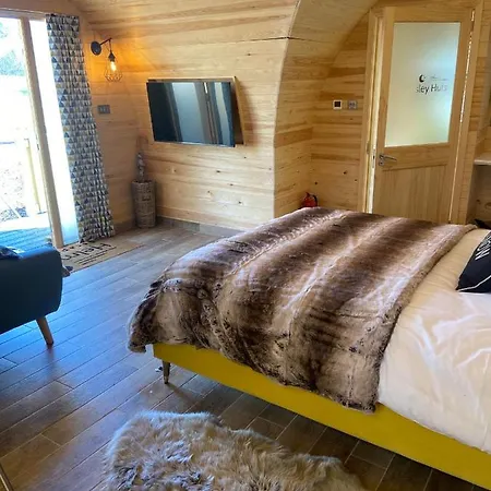 Cliff Stud Retreat - Luxury And Cosy