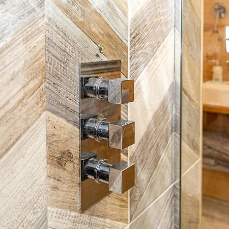 Cliff Stud Retreat - Luxury And Cosy Camping *