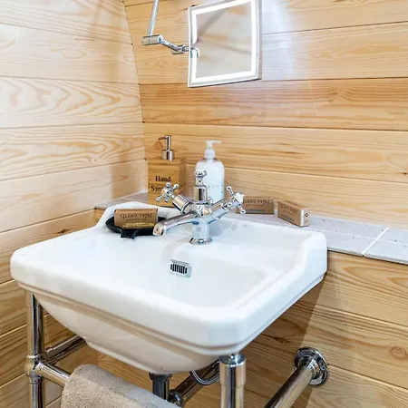 Camping Cliff Stud Retreat - Luxury And Cosy