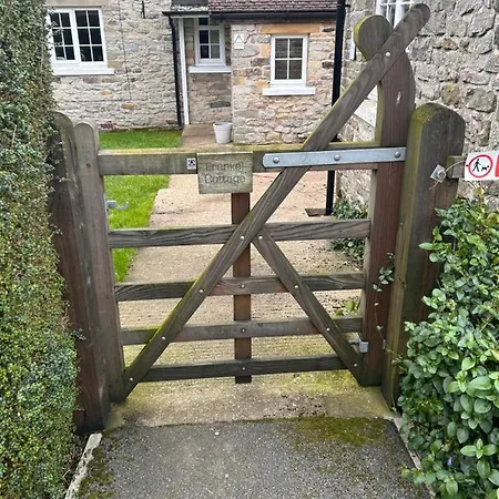 Cliff Stud Retreat - Luxury And Cosy Camping